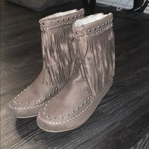 Fringe boots